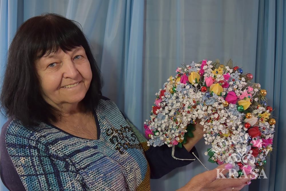 Přeju si, aby moje květinové věnce nosila každá žena, sní Marie Skrežinová, poslední mistryně svého oboru, a hledá pokračovatele